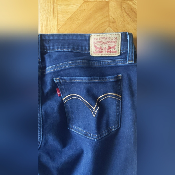 Levi's dark wash535 super skinny - size 32 - Picture 2 of 5